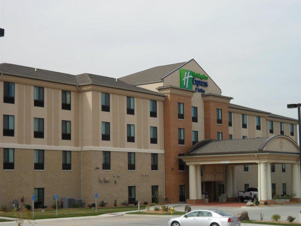 Holiday Inn Express And Suites Urbandale Des Moines, An Ihg Hotel Ngoại thất bức ảnh