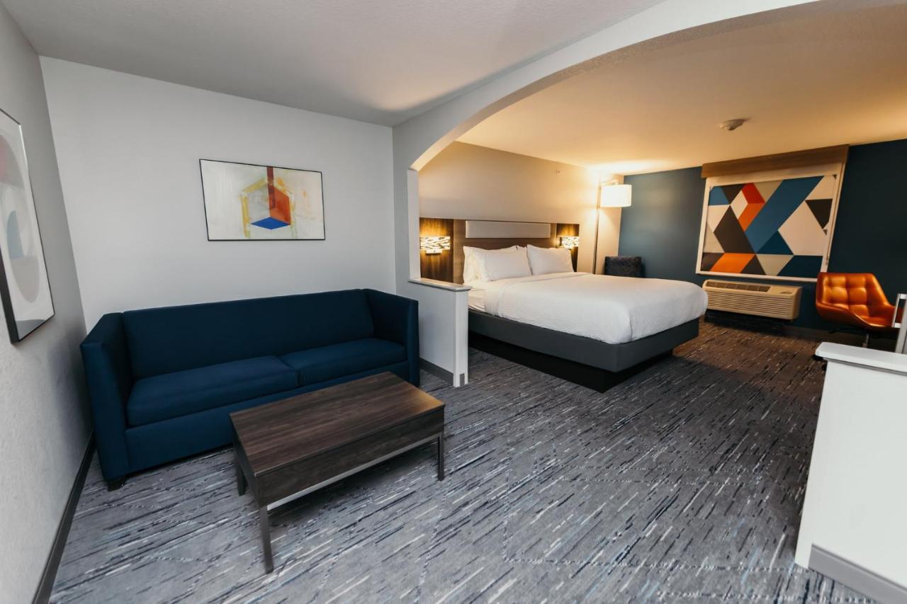 Holiday Inn Express And Suites Urbandale Des Moines, An Ihg Hotel Ngoại thất bức ảnh