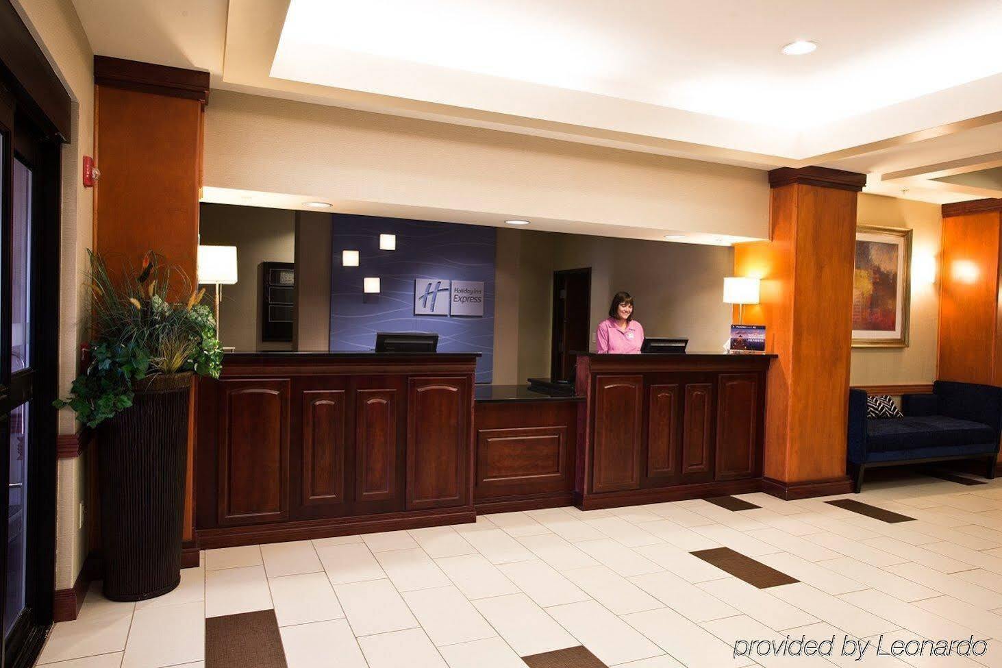 Holiday Inn Express And Suites Urbandale Des Moines, An Ihg Hotel Ngoại thất bức ảnh