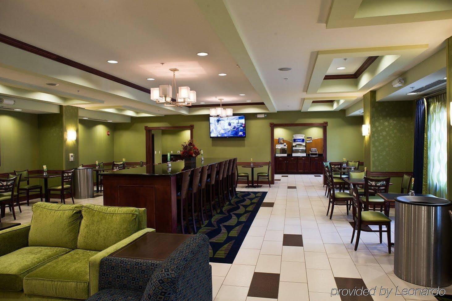 Holiday Inn Express And Suites Urbandale Des Moines, An Ihg Hotel Ngoại thất bức ảnh